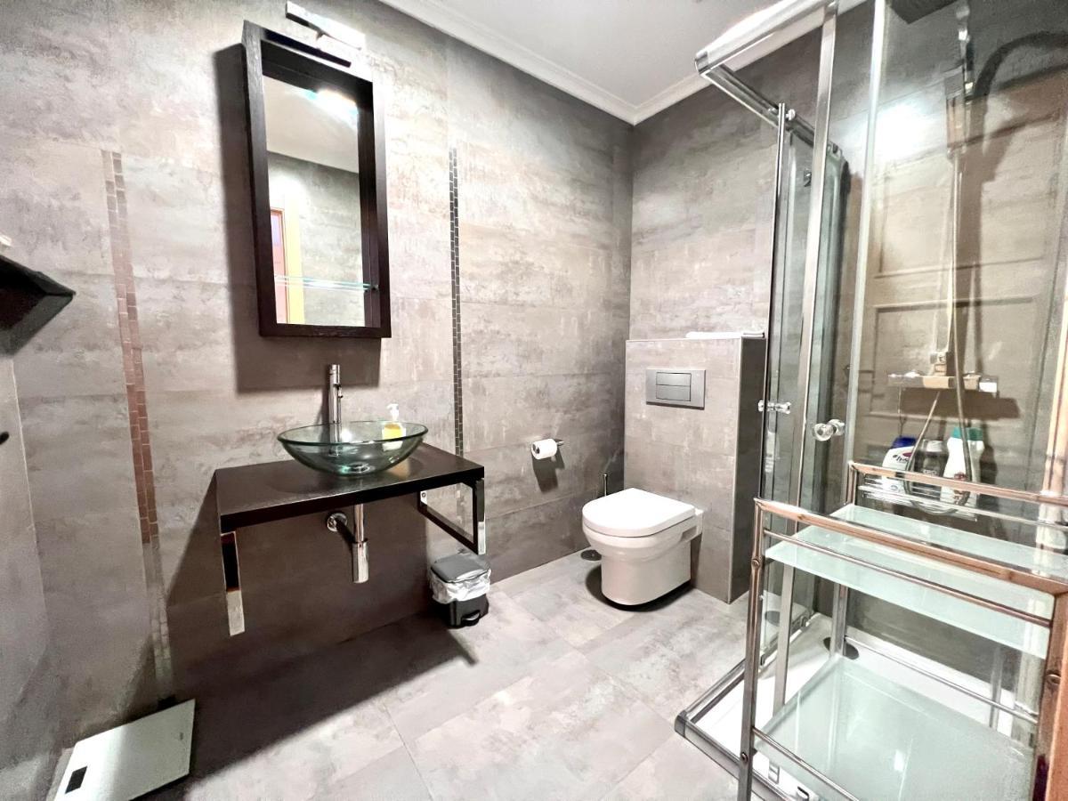 Housingleon - Centro Colon * Leon